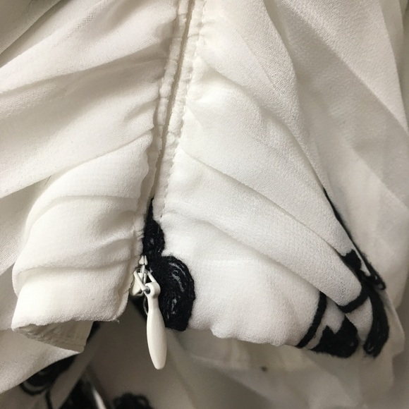 House Of Harlow X Revolve Leya Cropped Floral Embroidered Blouse Large White NEW - Picture 6 of 9